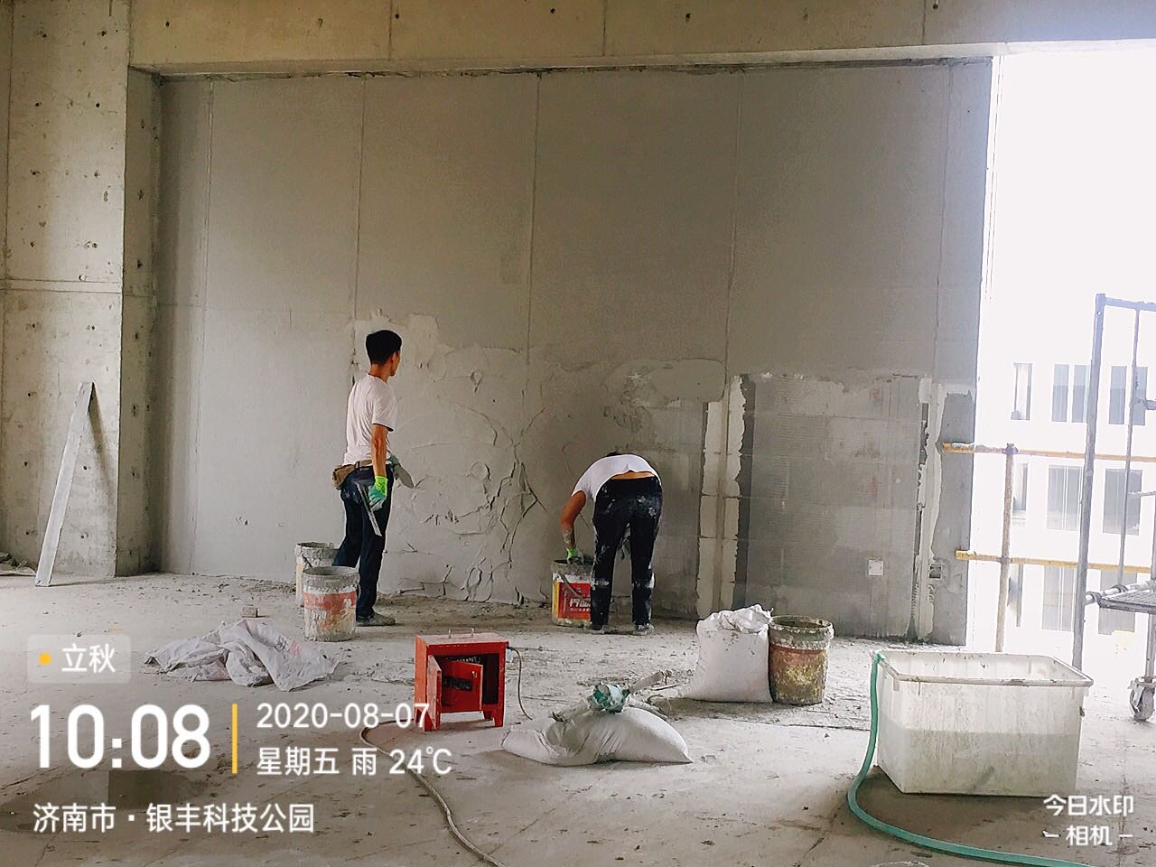 7号楼6层精装墙面石膏施工.jpg