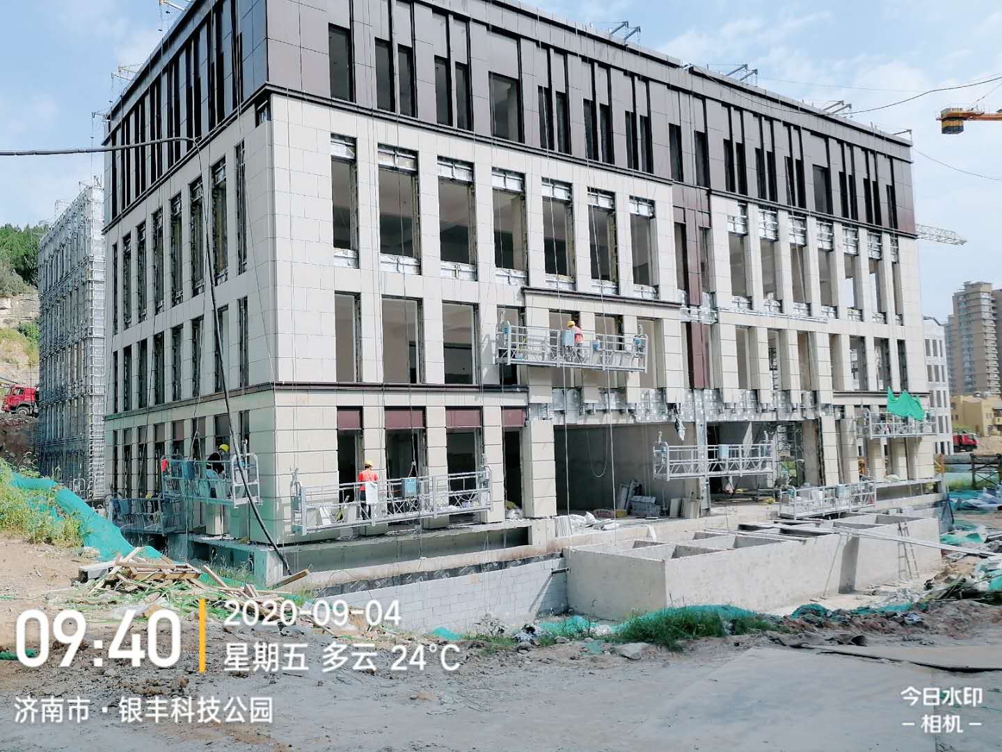 5号楼西南立面幕墙石材施工.jpg